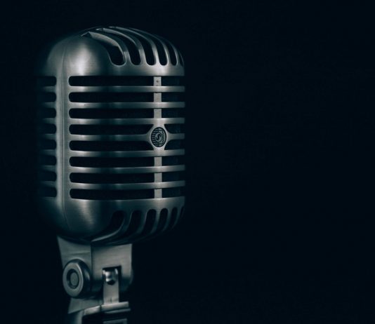 5+1 Business and Tech Podcasts You Should Listen to in 2017