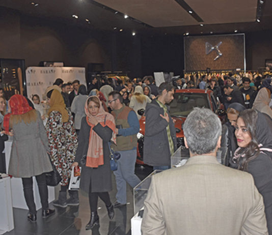 Iranian Fashion Startup Breaks the Online Shopping Mistrust Through Events